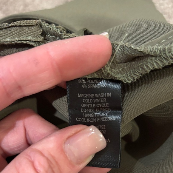 Size 0 Olive Green Women's Tie-Waist cropped Pants - Picture 7 of 8